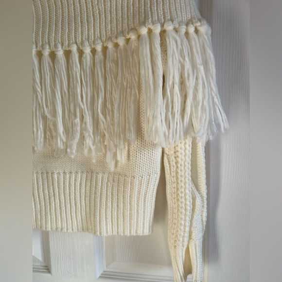 Main Strip Off Shoulder Tassel Long Sleeve Knit Fringe Sweater - Picture 7 of 9